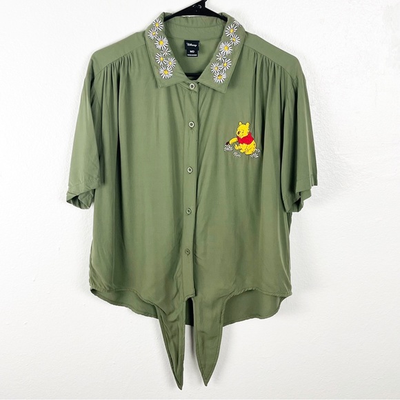 DISNEY Green Winnie The Pooh Front Hem Tie Short Sleeves Button Top, Size Medium - Picture 1 of 8